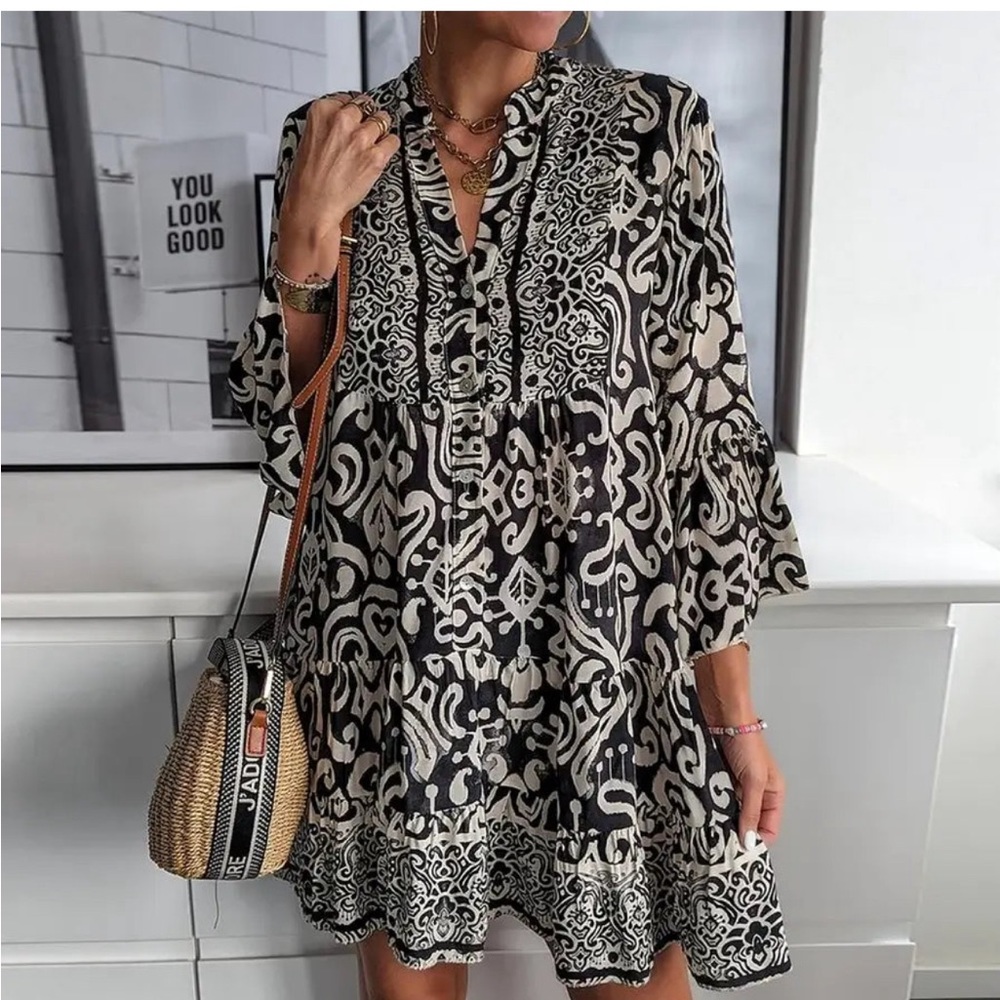 Vaugu Black & White Mini Dress NWT